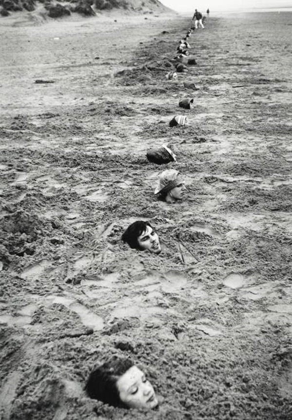 Keith Arnatt, Liverpool Beach Burial, 1968